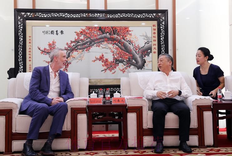 张剑会见美国国际管理集团董事长麦克·杜兰 张剑会见美国国际管理集团董事长麦克·杜兰